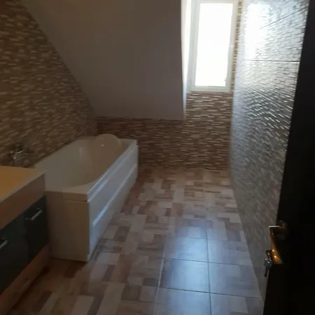 בית הארחה Vila Augustin קונסטנצה